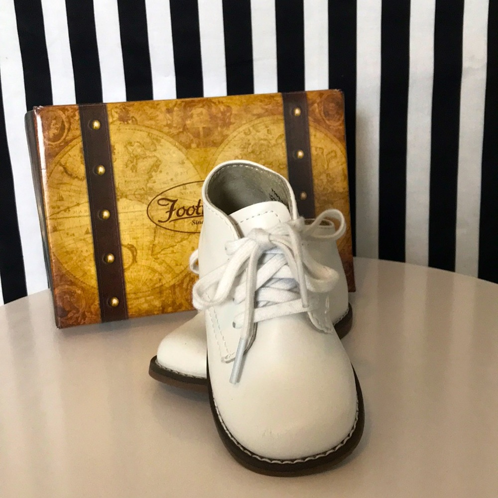 Classic White Walking shoes